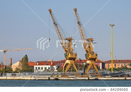 Industrial cranes 84289088