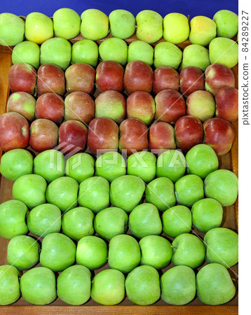 Apples stall Apples stall 84289227