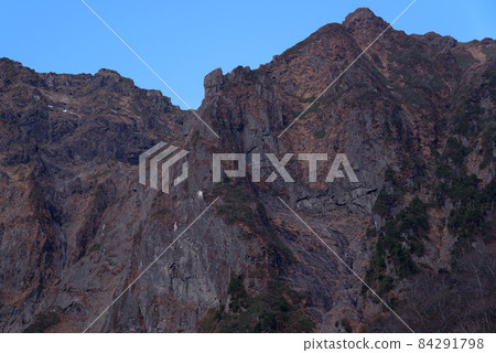 深秋的黎明,谷川一野倉澤山 深秋的黎明,谷川一野倉澤山 84291798