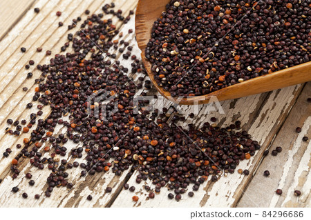 black quinoa scoop 84296686