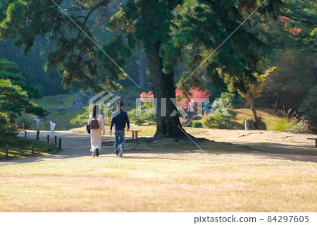 《香川縣》栗林花園·約會的情侶 《香川縣》栗林花園·約會的情侶 84297605