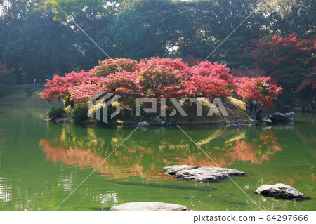 《Kagawa Prefecture》 Ritsurin Garden / Autumn 《Kagawa Prefecture》 Ritsurin Garden / Autumn 84297666