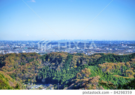 Mt. Takao山徑在秋天Mt. Inari路線從Azumaya到市中心的一個看法 84298359