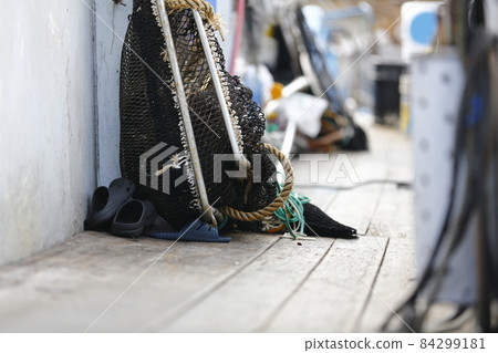 Fishing vessel 84299181