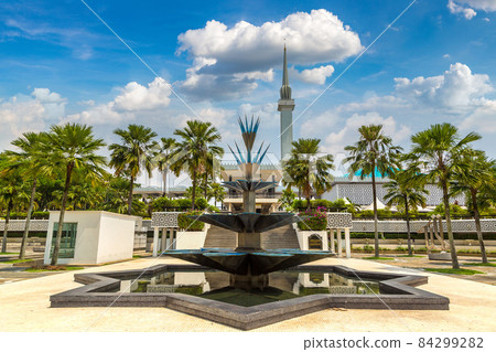 National Mosque in Kuala Lumpur 84299282