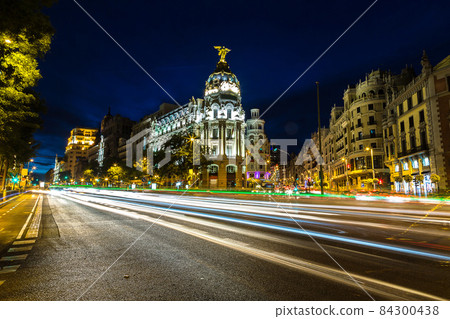 Madrid at night 84300438