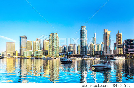 Panorama of Dubai marina 84301502