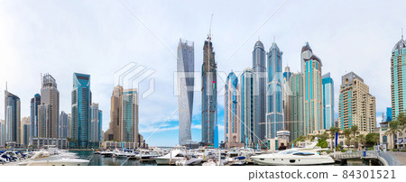 Panorama of Dubai marina 84301521