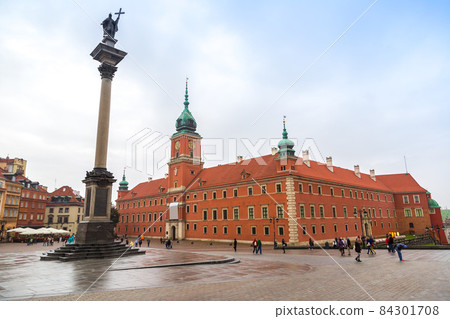 Royal Castle and Sigismund Column in Warsaw Royal Castle and Sigismund Column in Warsaw 84301708