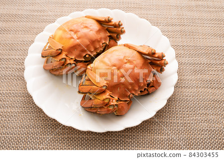 Salt-boiled mitten crab Salt-boiled mitten crab 84303455