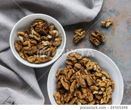 Walnuts  without shell 84305846