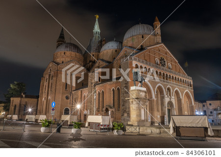 Night view Basilica of Saint Anthony of Padua Night view Basilica of Saint Anthony of Padua 84306101