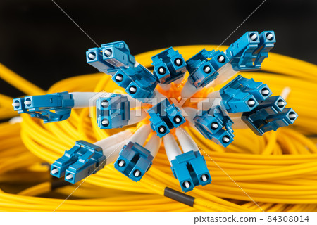 Bunch of optic fiber patch cord cables with connectors type LC  84308014