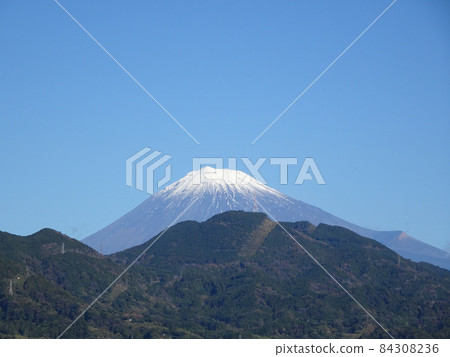 從東名高速公路的Yui PA看到的富士山和駿河灣的風景照片 84308236