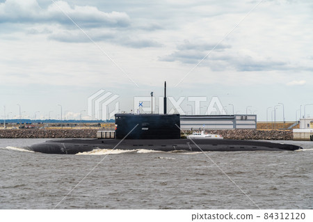 Russia. July 25, 2021. Navy Day celebration. The Vladikavkaz Project 877 diesel-electric submarine runs along the fairway along the southern coast of Kronstadt. 84312120