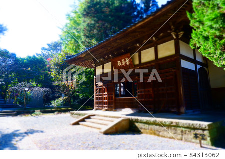 鎌倉古城鎌倉五山第四大寺院、淨智寺院內的佛寺、雲華殿 鎌倉古城鎌倉五山第四大寺院、淨智寺院內的佛寺、雲華殿 84313062