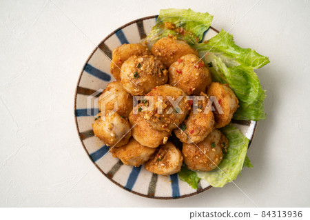 金沙花枝丸 金沙 花枝丸 鹹蛋 鹹蛋黃 cuttlefish ball イカボール 84313936