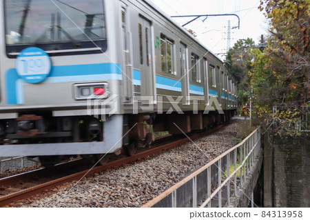 Train crossing the river Train crossing the river 84313958