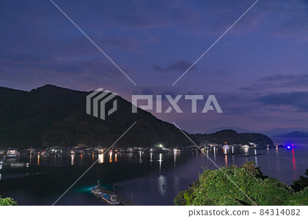 [From the Ine Funaya (Evening) Ine Bay Funaya Group Observatory] Hirata, Ine-cho, Yosyo-gun, Kyoto 84314082