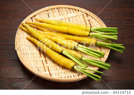 Yellow Okinawa carrot Yellow Okinawa carrot 84314718