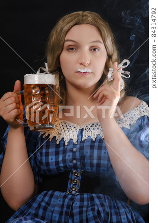 woman with beer 84314792