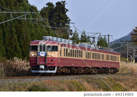 Echigo Tokimeki Railway Myoko Haneuma Line Nihongi-Sekiyama 455 Series / 413 Series (Naoetsu) Kuzuryu 84314905