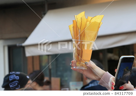 Sweet potato chips Kawagoe specialty popular sweets Sweet potato chips Kawagoe specialty popular sweets 84317709