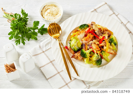 tasty Cheesy Chicken sweet pepper Broccoli bake 84318749