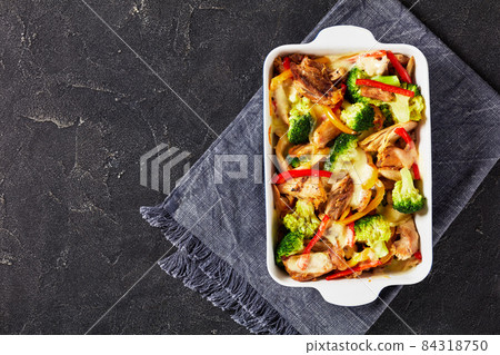 tasty Cheesy Chicken sweet pepper Broccoli bake 84318750