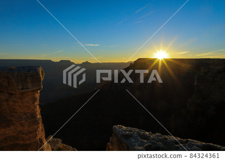 Grand Canyon National Park, USA South Rim (South Wall) View of sunrise 84324361