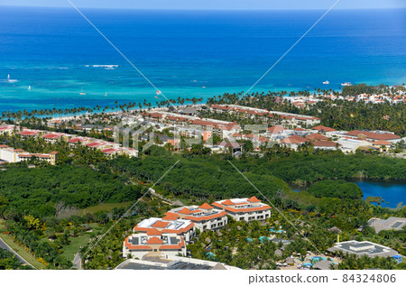 Tropical sea coast - aerial view 84324806