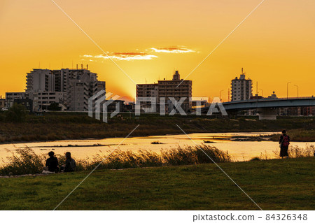 [東京] 從二子玉川看多摩川河床的美麗夜景 84326348