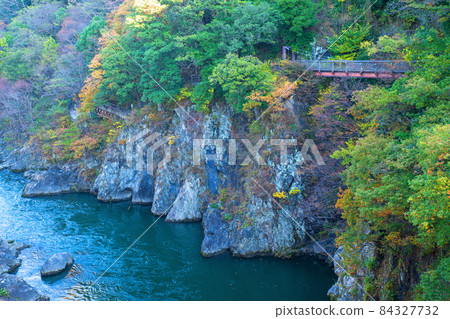 Takatsudo Gorge Takatsudo Gorge View from Takatsudo Bridge Autumn leaves and autumn scenery 84327732