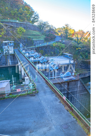 Takatsudo Dam Omama Autumn scenery 84328669