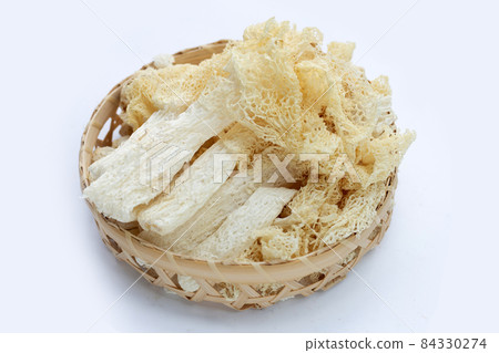 Dried tropical stinkhorn mushroom in bamboo basket Dried tropical stinkhorn mushroom in bamboo basket 84330274