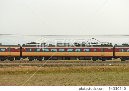 北陸本線 三河加賀笠間 JR 西 485 系列 A01 編隊（京都）⑥ 茂葉 484-1004 海邊 84330340