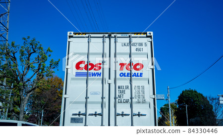 Costco 卡車的背後 84330446