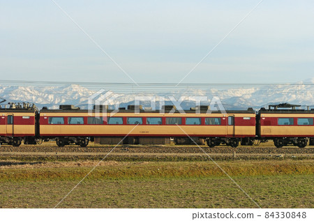 Hokuriku Main Line Mikawa-Kaga Kasama JR West 485 series A02 formation (Kyoto) ⑦ Moha 485-128 sea side 84330848