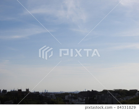 Blue sky 84331829