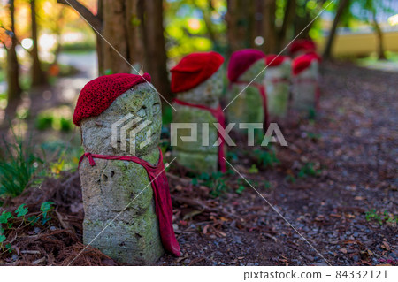 The 26th Fudasho with beautiful autumn colors in Miki City, Hyogo Prefecture Otaniyama Daikeiji Temple Stone Buddha 84332121