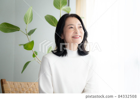 美麗的日本女人肖像複製空間可用 84332508