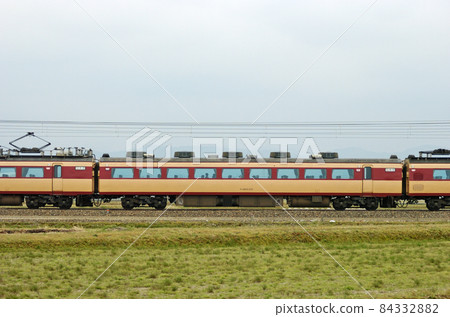 北陸本線三河加賀笠間JR西485系列A04編隊(京都)⑦茂葉485-213海邊 84332882