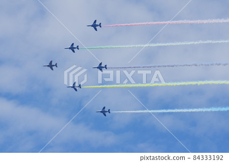 Forming flight of Blue Impulse 84333192
