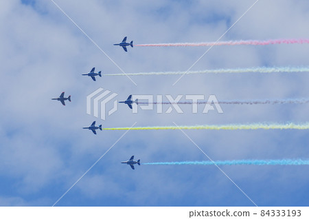 Forming flight of Blue Impulse 84333193