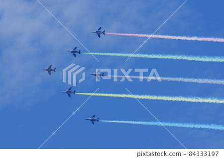 Forming flight of Blue Impulse 84333197