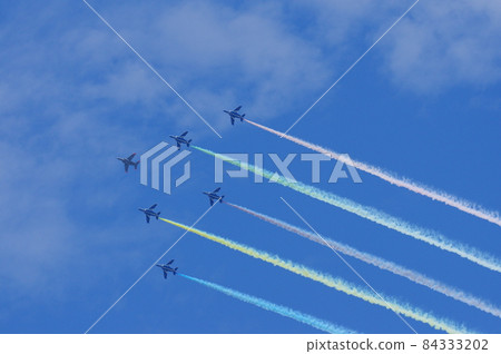 Forming flight of Blue Impulse 84333202