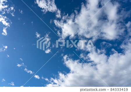 藍天白雲背景素材(10月) 藍天白雲背景素材(10月) 84333419
