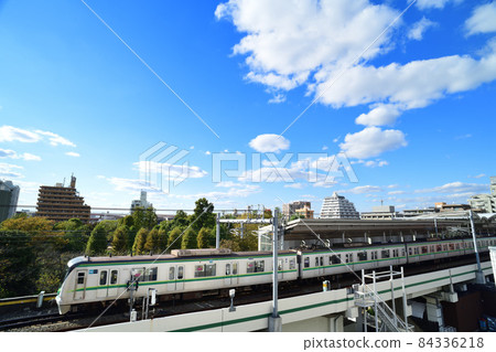 Tokyo Metro Chiyoda Line 16000 series train 84336218