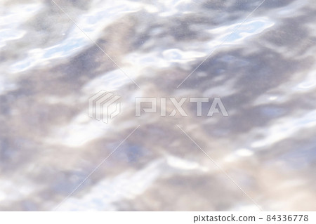 背景材料:晨光下漂浮在水面上的溫泉蒸汽質地 背景材料:晨光下漂浮在水面上的溫泉蒸汽質地 84336778
