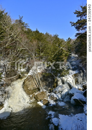 Waterfall of the crown in the winter season 84336940